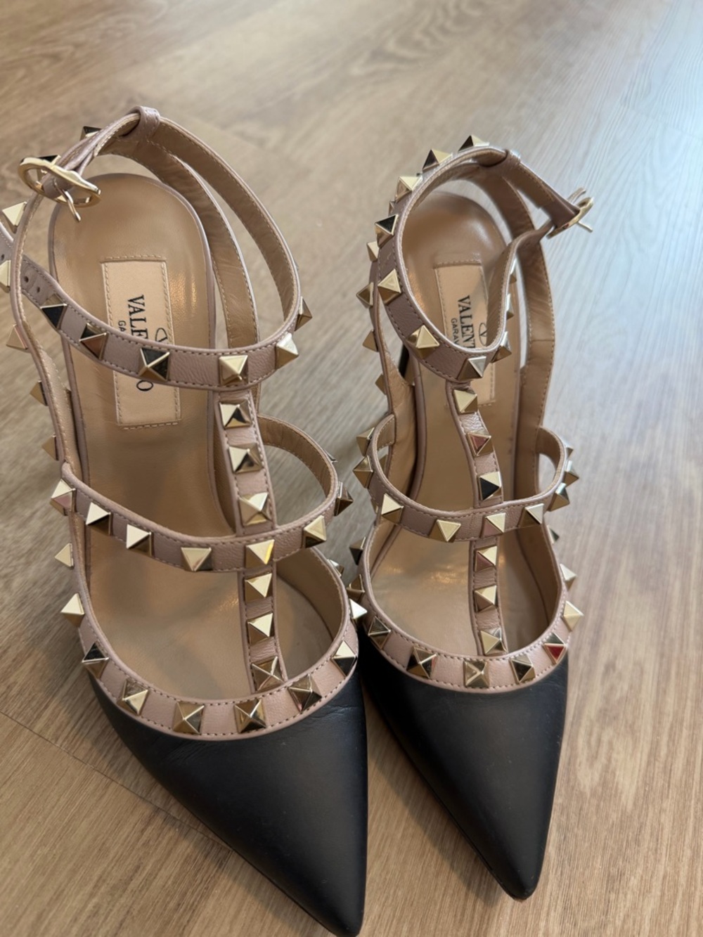 Valentino Garavani Black Pointed Rockstud Strappy Pumps with Nude Straps 35.5